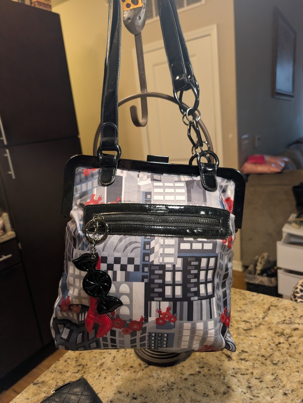 Lesportsac Large Tote Kisslock Closure